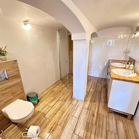 Bukowy Apartment *